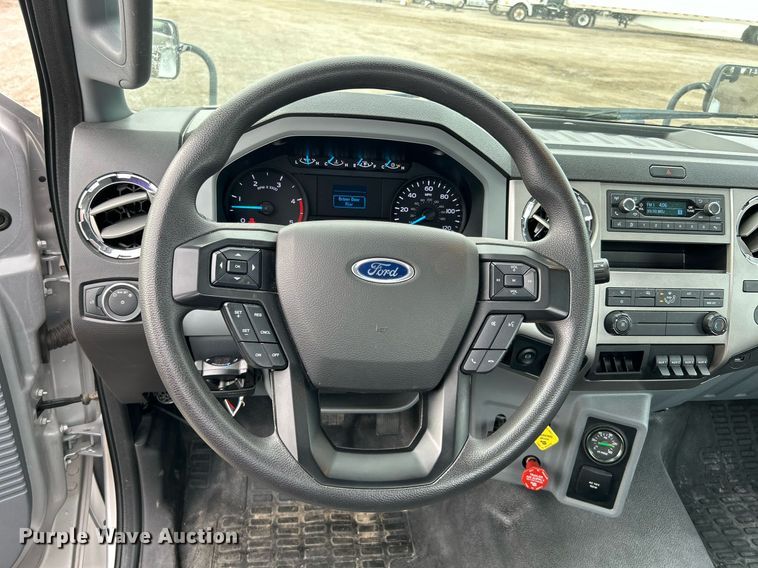 image for item EG1188 2022 Ford F650 Super Duty truck cab and chassis