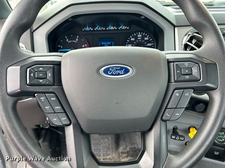 image for item EG1188 2022 Ford F650 Super Duty truck cab and chassis