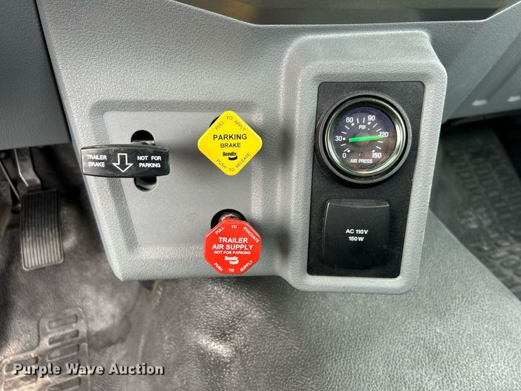 image for item EG1188 2022 Ford F650 Super Duty truck cab and chassis