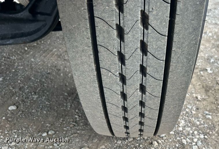 image for item EG1188 2022 Ford F650 Super Duty truck cab and chassis