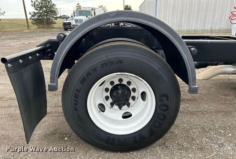 image for item EG1188 2022 Ford F650 Super Duty truck cab and chassis