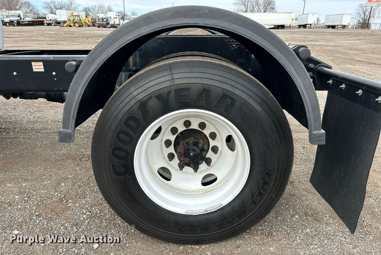 image for item EG1188 2022 Ford F650 Super Duty truck cab and chassis