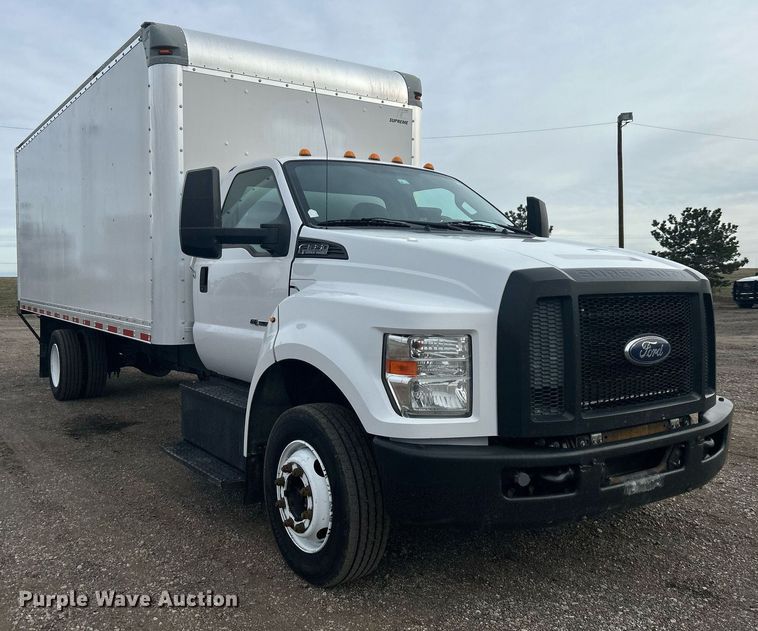 image for item EG1190 2016 Ford F650 Super Duty box truck
