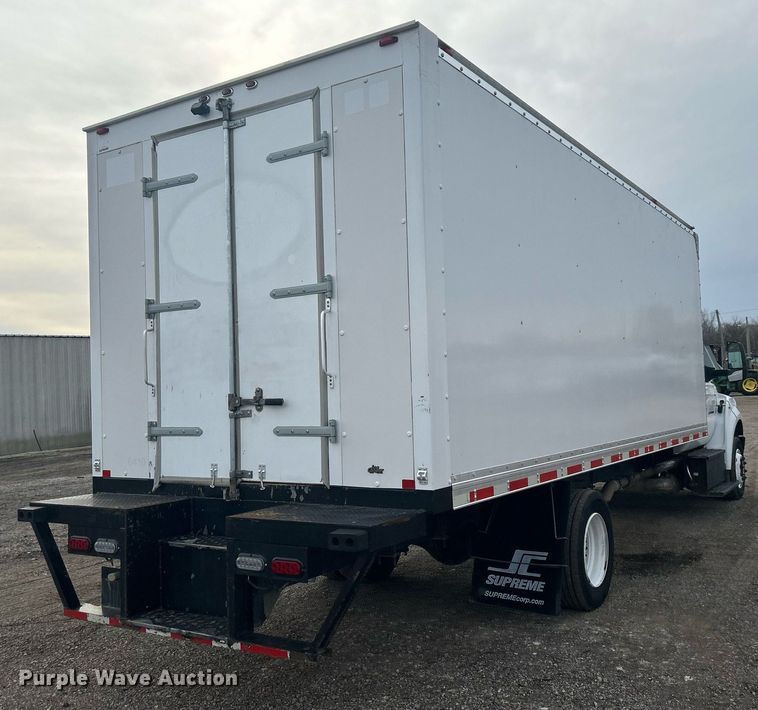 image for item EG1190 2016 Ford F650 Super Duty box truck