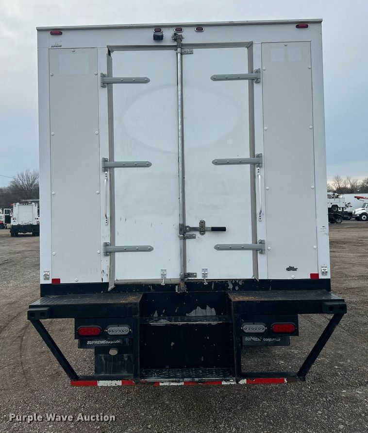 image for item EG1190 2016 Ford F650 Super Duty box truck