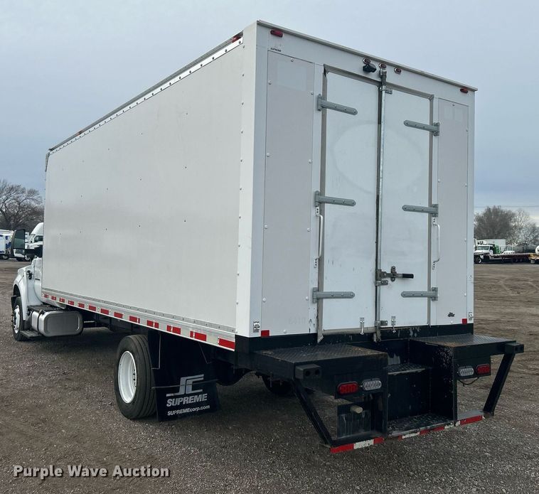 image for item EG1190 2016 Ford F650 Super Duty box truck