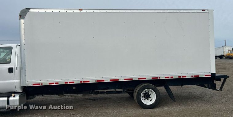 image for item EG1190 2016 Ford F650 Super Duty box truck