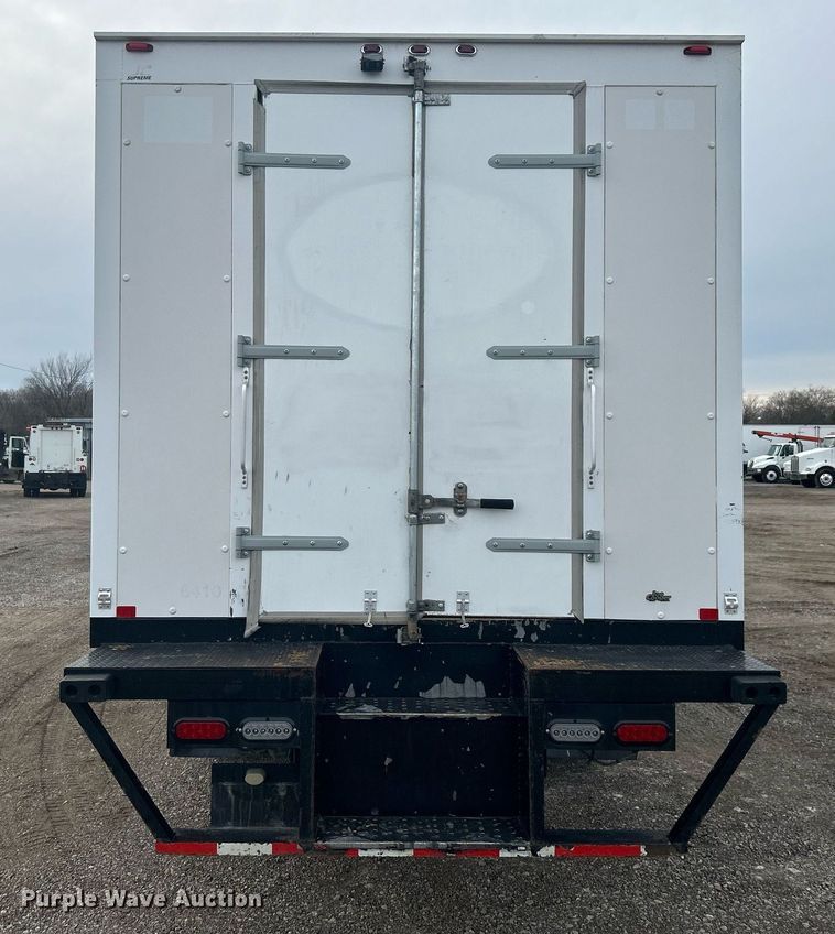 image for item EG1190 2016 Ford F650 Super Duty box truck