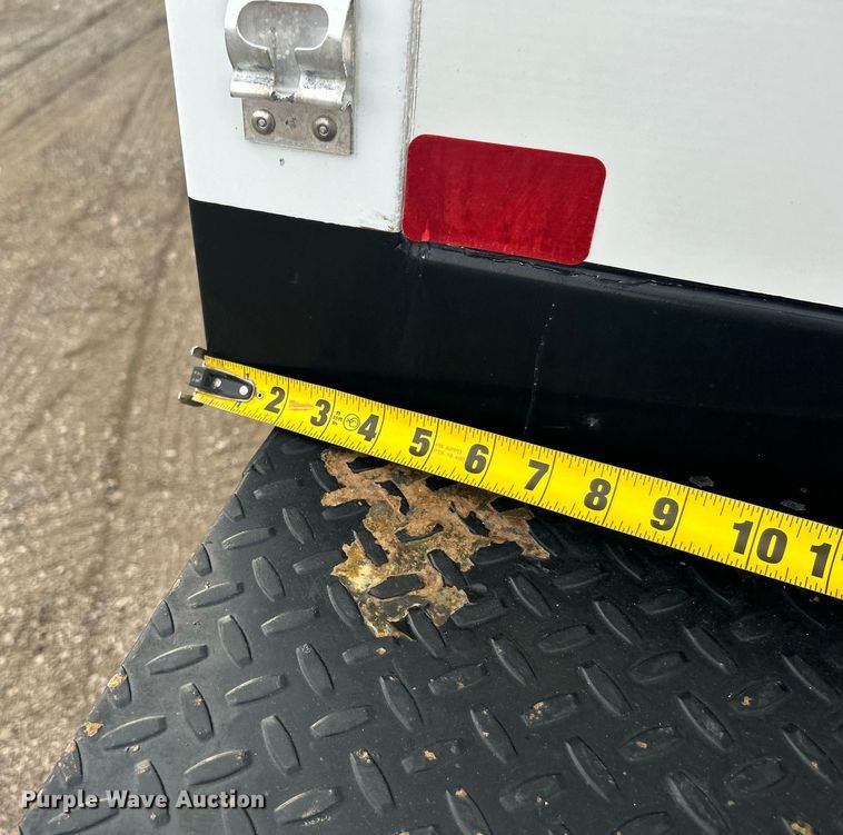 image for item EG1190 2016 Ford F650 Super Duty box truck