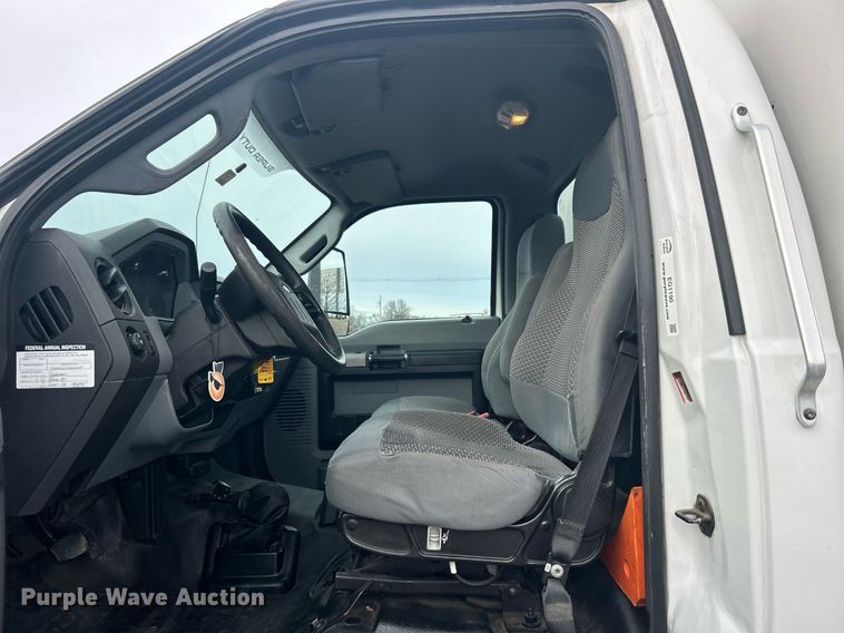 image for item EG1190 2016 Ford F650 Super Duty box truck