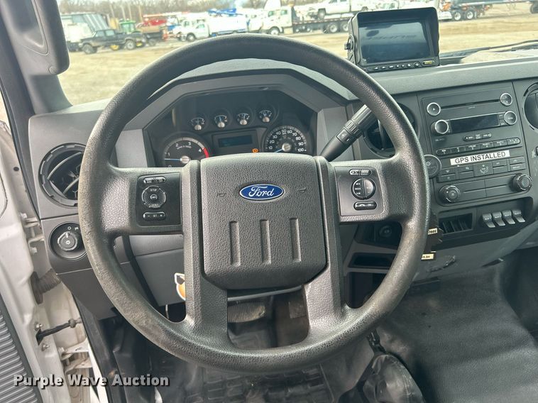 image for item EG1190 2016 Ford F650 Super Duty box truck