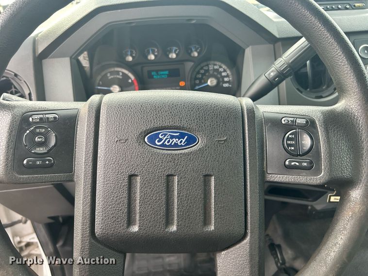 image for item EG1190 2016 Ford F650 Super Duty box truck