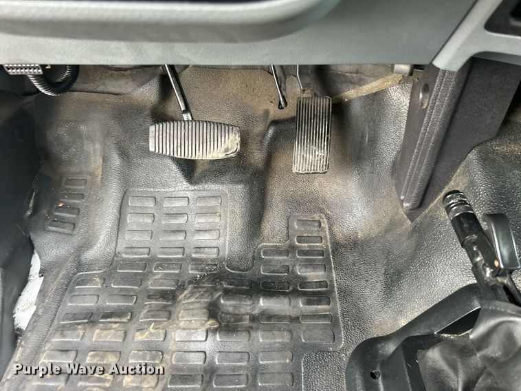 image for item EG1190 2016 Ford F650 Super Duty box truck