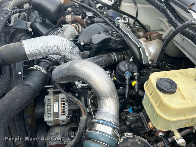 image for item EG1190 2016 Ford F650 Super Duty box truck