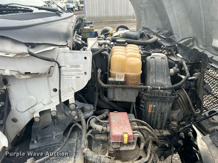 image for item EG1190 2016 Ford F650 Super Duty box truck