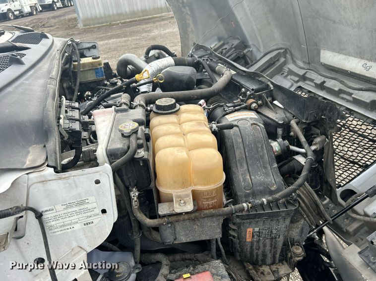 image for item EG1190 2016 Ford F650 Super Duty box truck