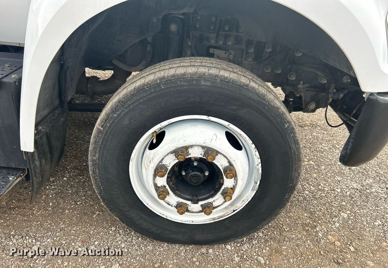 image for item EG1190 2016 Ford F650 Super Duty box truck