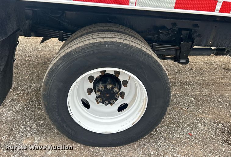 image for item EG1190 2016 Ford F650 Super Duty box truck