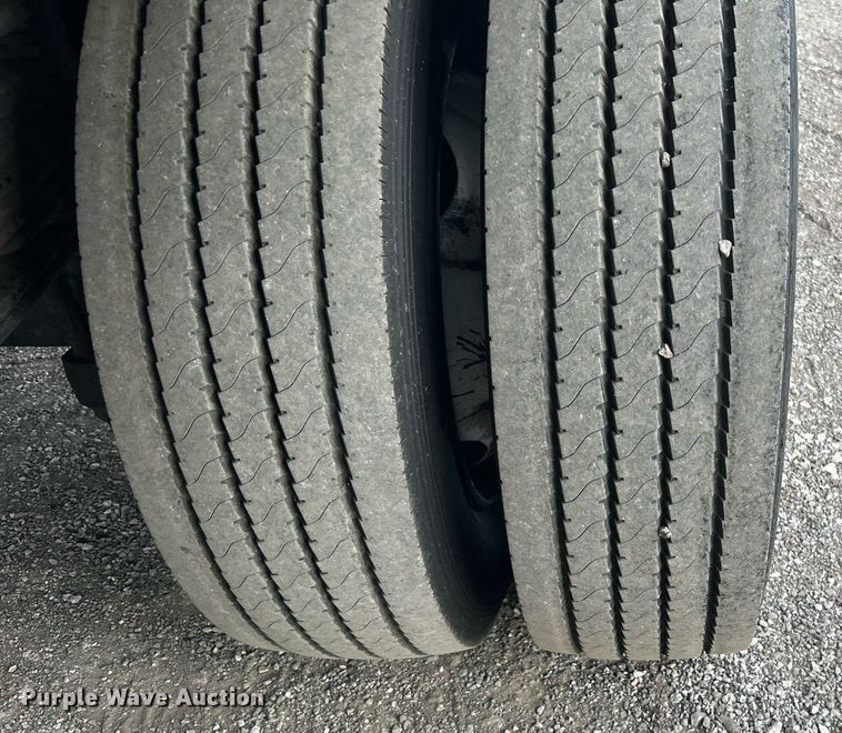 image for item EG1190 2016 Ford F650 Super Duty box truck