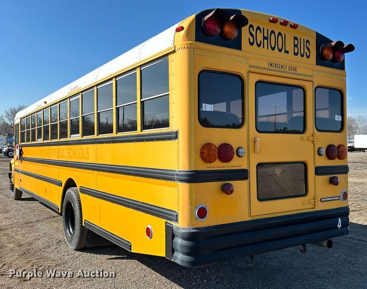 image for item EG1208 2002 International  school bus