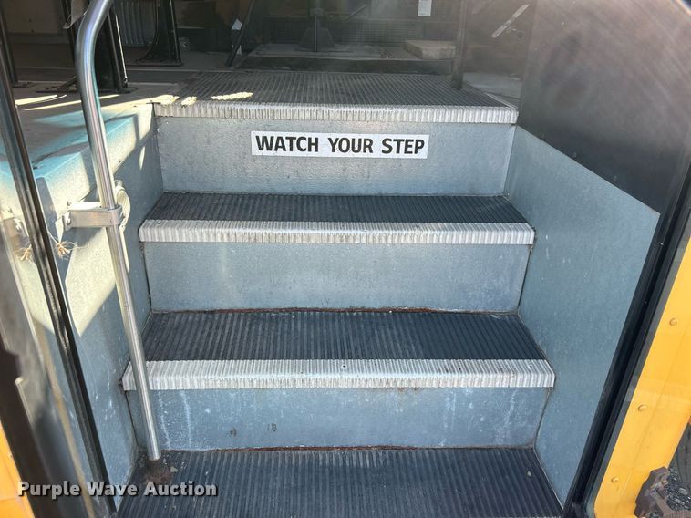 image for item EG1208 2002 International  school bus