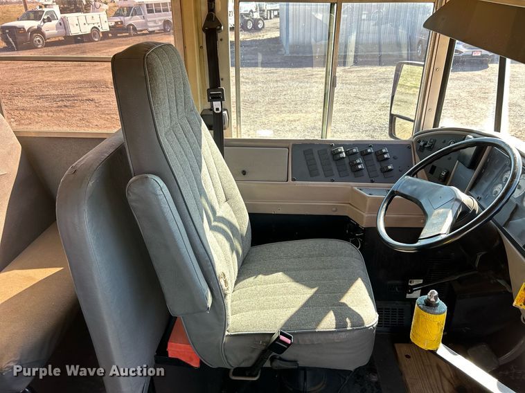 image for item EG1208 2002 International  school bus