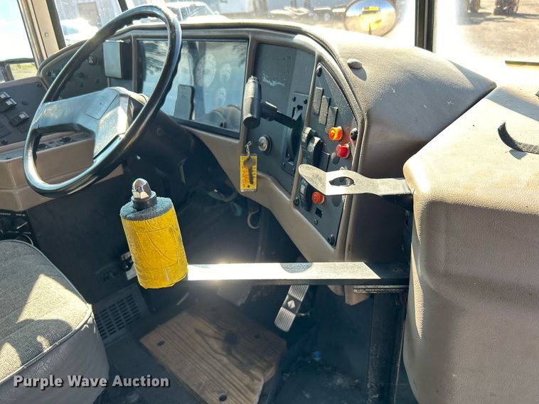 image for item EG1208 2002 International  school bus