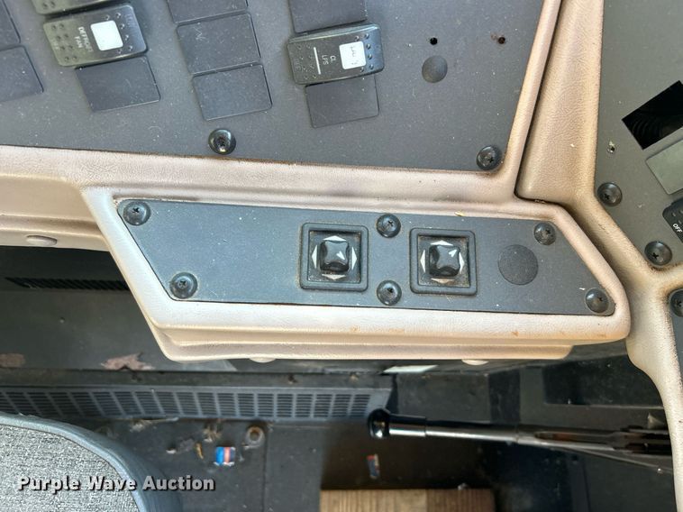 image for item EG1208 2002 International  school bus