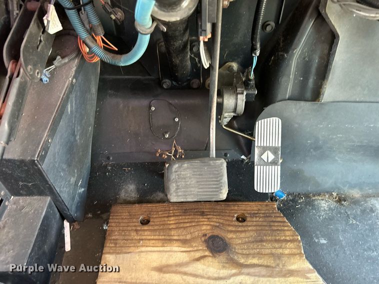 image for item EG1208 2002 International  school bus