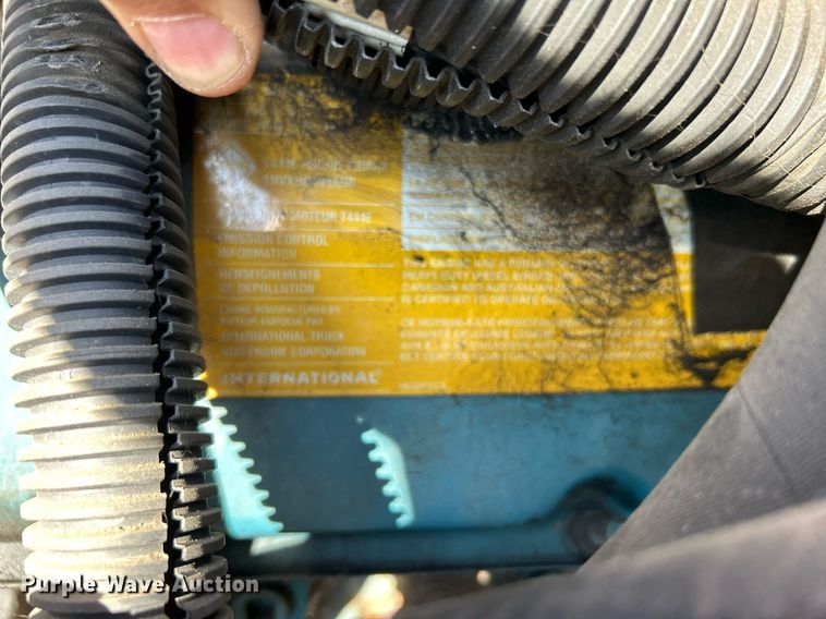 image for item EG1208 2002 International  school bus