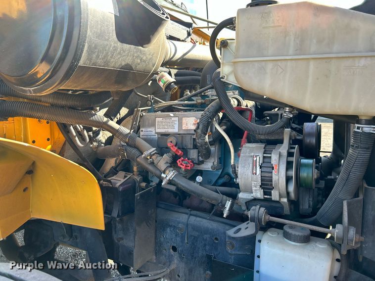 image for item EG1208 2002 International  school bus