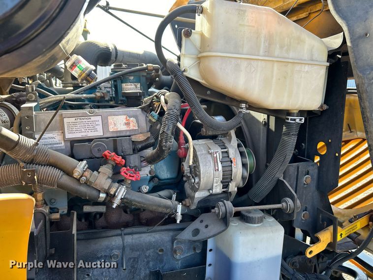 image for item EG1208 2002 International  school bus