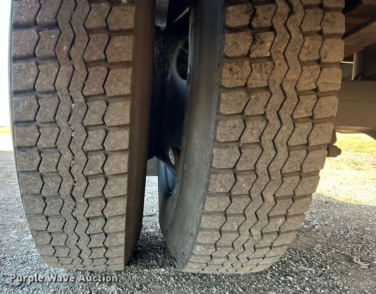 image for item EG1208 2002 International  school bus