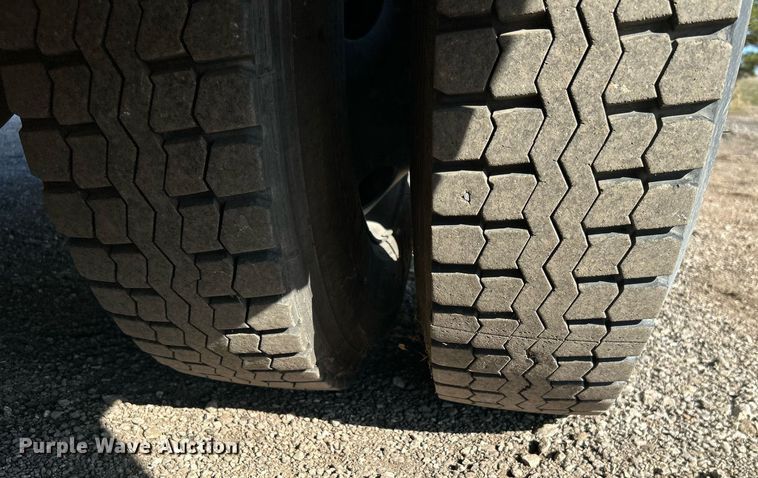 image for item EG1208 2002 International  school bus