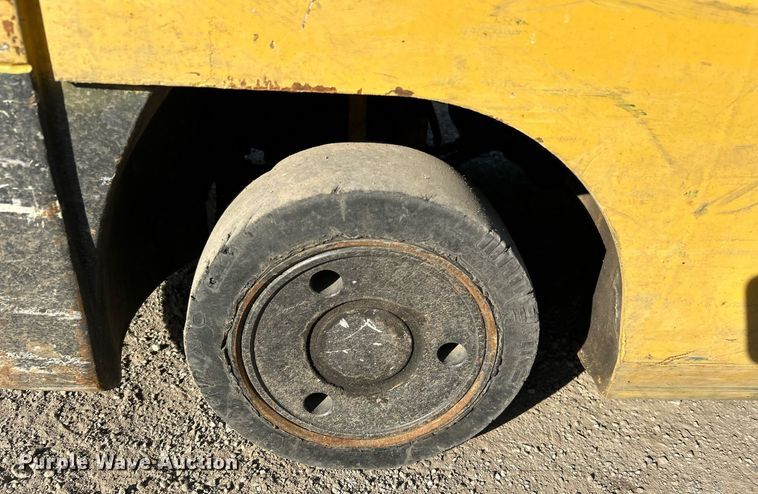 image for item EG1210 Caterpillar  GC18K forklift