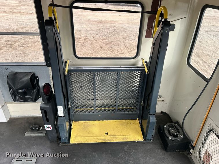 image for item EG1215 2007 International  CE 