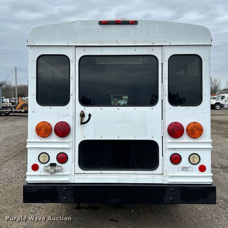 image for item EG1218 2007 Chevrolet  Express 3500 school bus