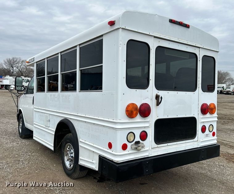 image for item EG1218 2007 Chevrolet  Express 3500 school bus