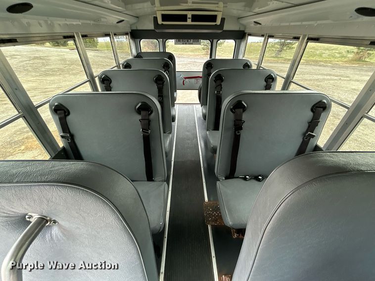 image for item EG1218 2007 Chevrolet  Express 3500 school bus