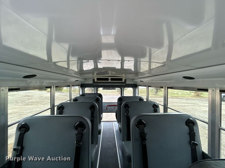 image for item EG1218 2007 Chevrolet  Express 3500 school bus