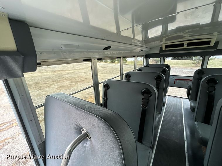 image for item EG1218 2007 Chevrolet  Express 3500 school bus