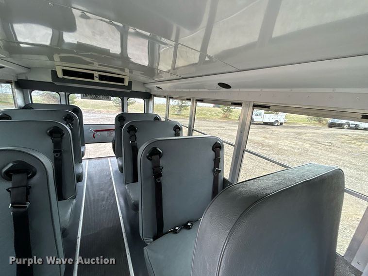 image for item EG1218 2007 Chevrolet  Express 3500 school bus