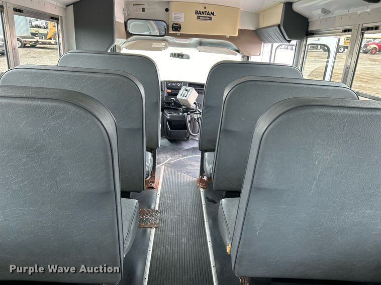 image for item EG1218 2007 Chevrolet  Express 3500 school bus