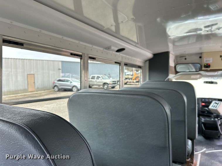 image for item EG1218 2007 Chevrolet  Express 3500 school bus