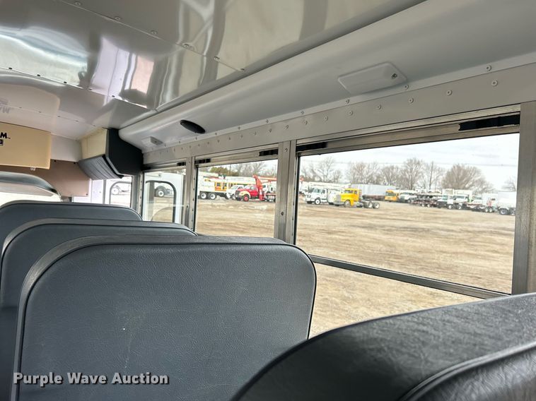 image for item EG1218 2007 Chevrolet  Express 3500 school bus