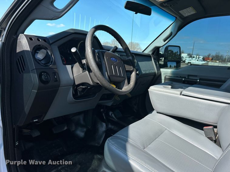 image for item EG1220 2015 Ford F550 Super Duty Crew Cab flatbed truck