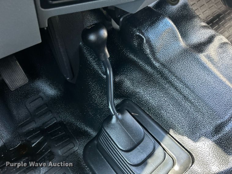 image for item EG1220 2015 Ford F550 Super Duty Crew Cab flatbed truck