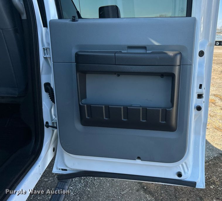 image for item EG1220 2015 Ford F550 Super Duty Crew Cab flatbed truck