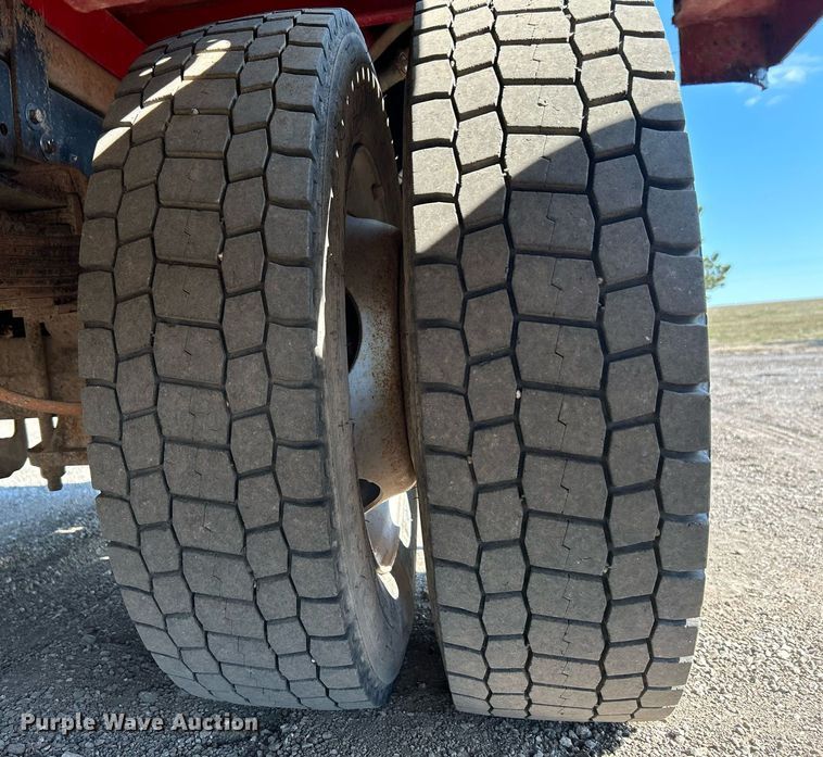 image for item EG1220 2015 Ford F550 Super Duty Crew Cab flatbed truck