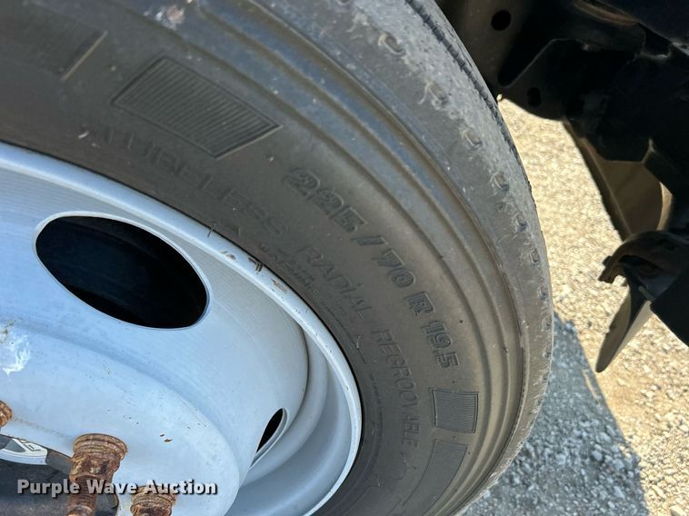 image for item EG1220 2015 Ford F550 Super Duty Crew Cab flatbed truck